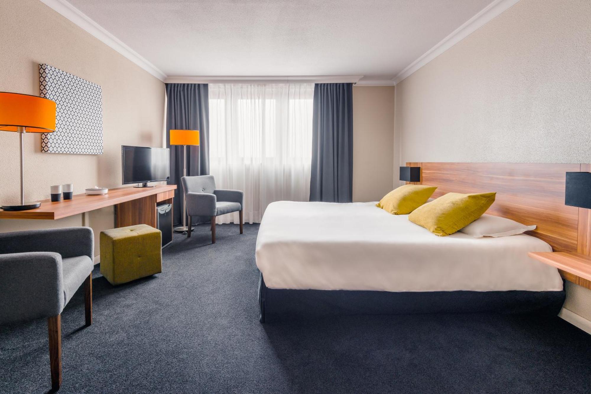 Western Atrium Valence Hotel