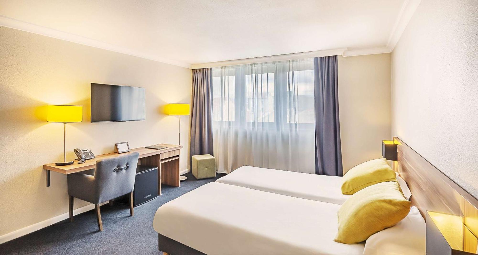Western Atrium Valence Hotel 4*
