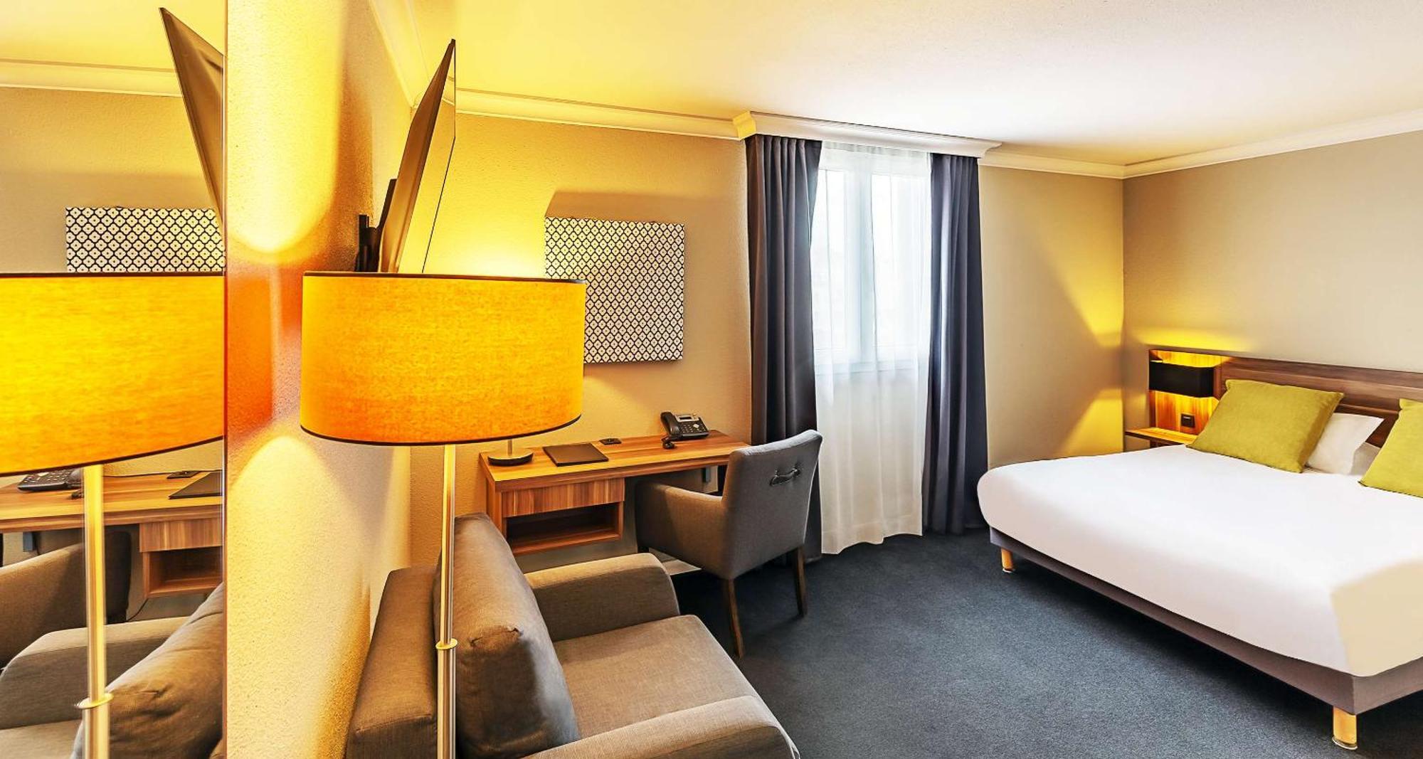 Western Atrium Valence Hotel
