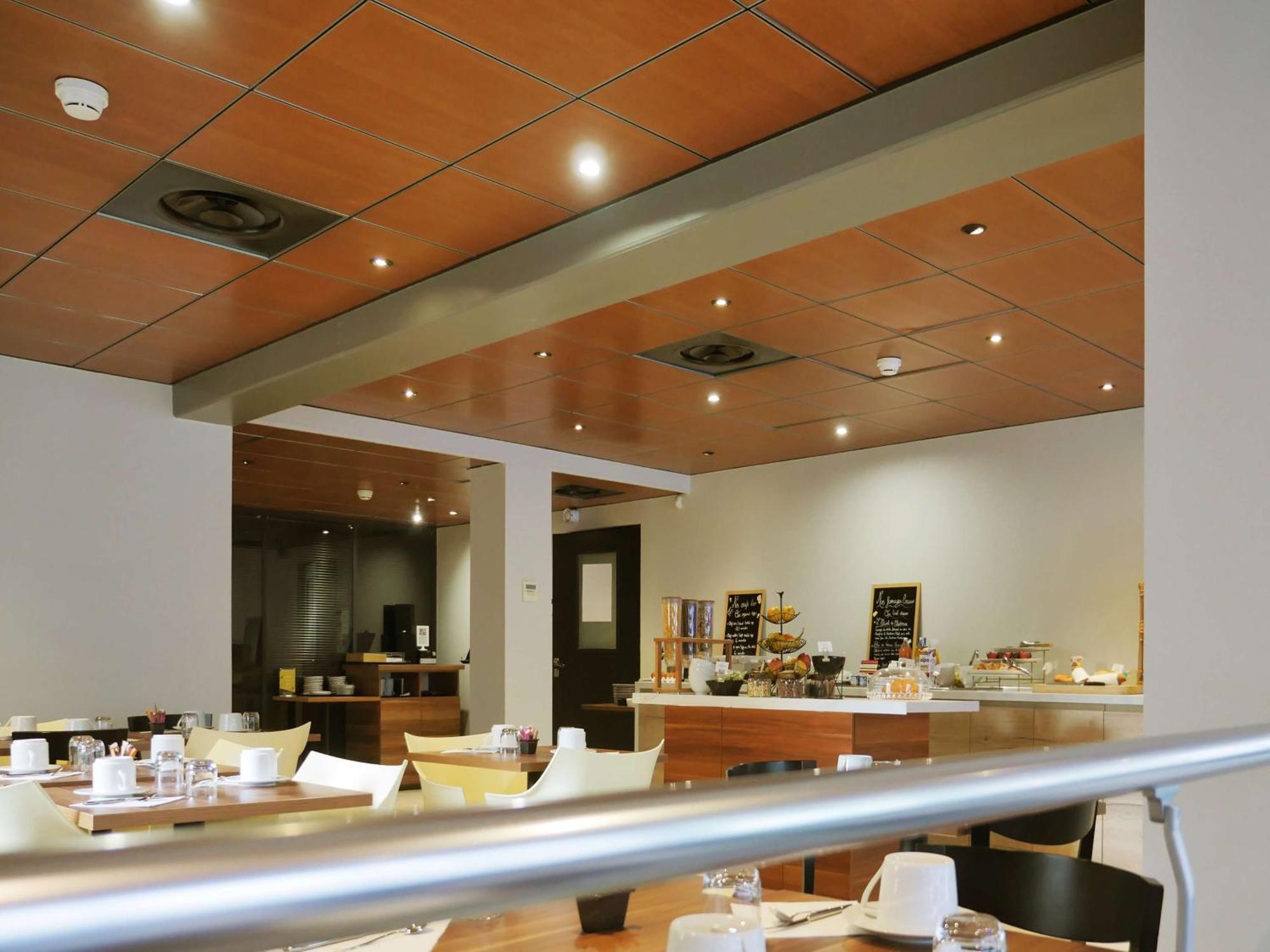 Western Atrium Valence Hotel 4*