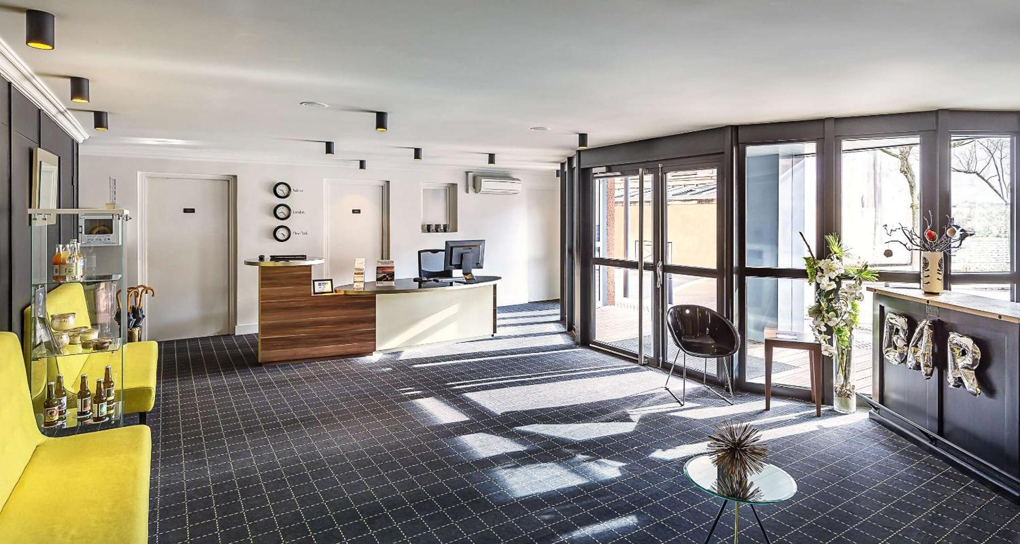 Western Atrium Valence 4*