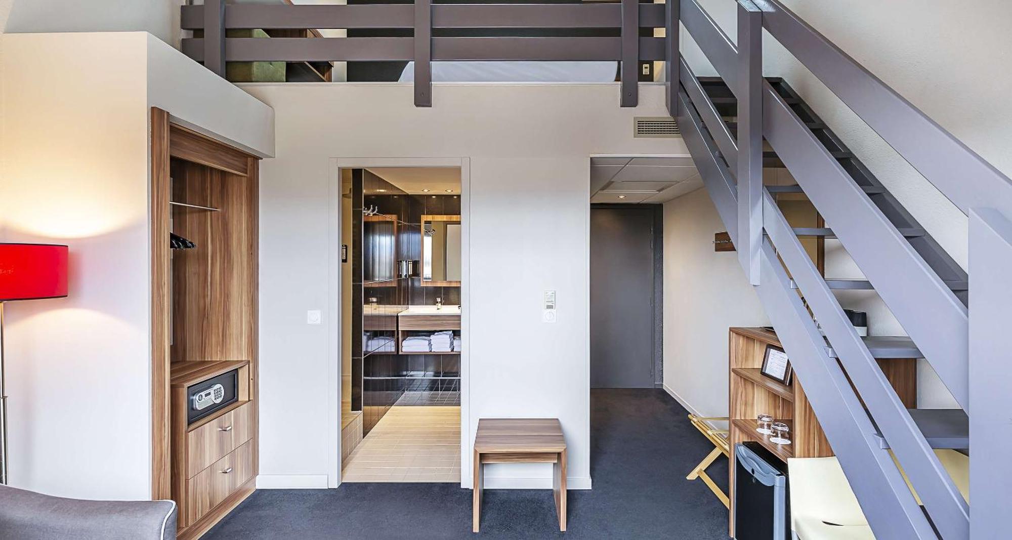 Western Atrium Valence Hotel 4*